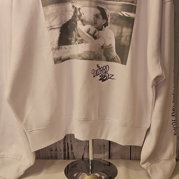 Wizard of Oz Women's Crewneck Sweater - Picture 3 of 8